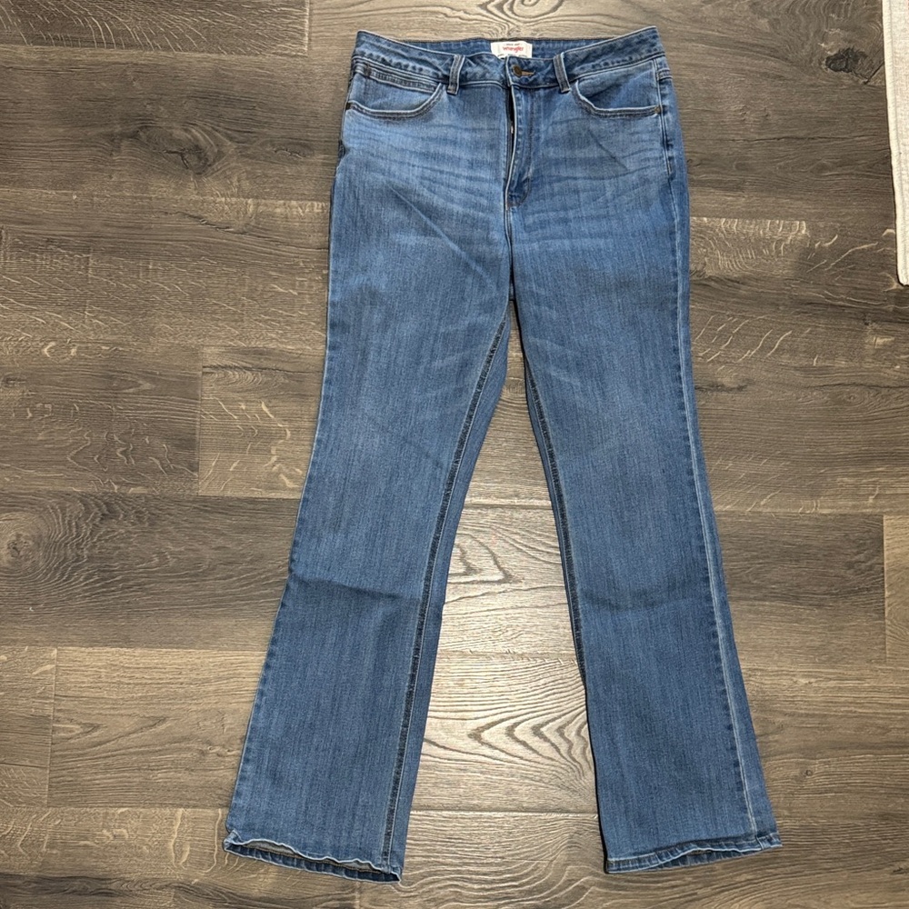 Wrangler Women's Medium Blue Flare Jeans